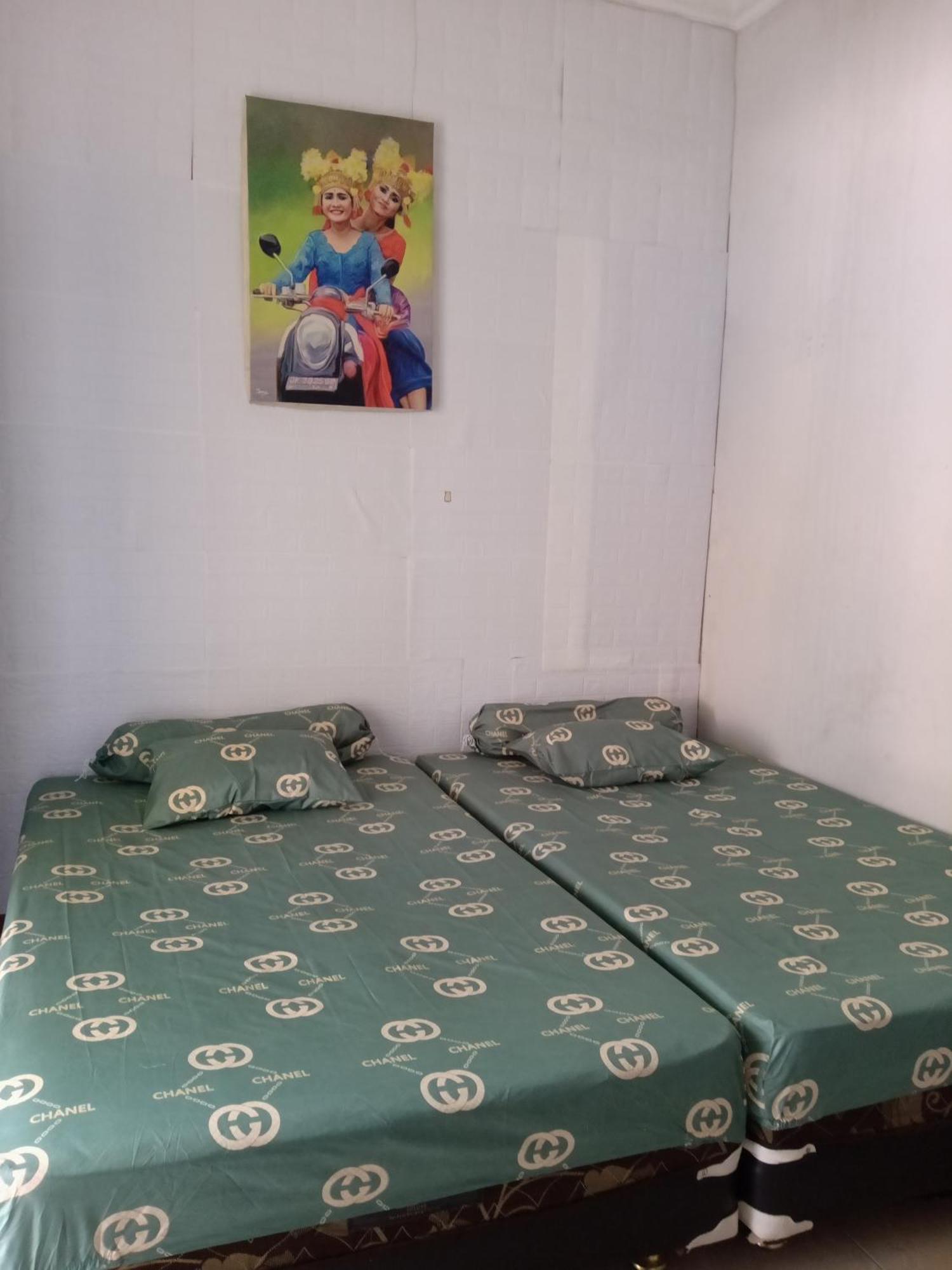 Kost Backpacker 호텔 시도알조 외부 사진