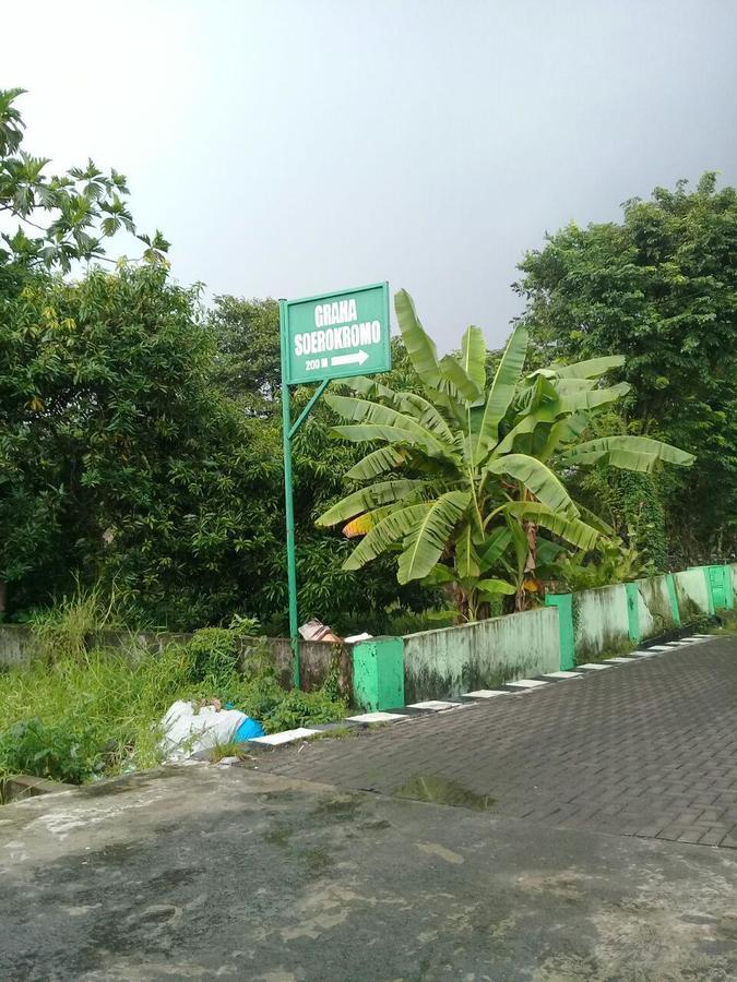 Kost Backpacker 호텔 시도알조 외부 사진